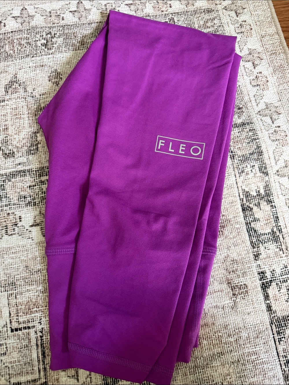Fleo Vibrant Magenta Leggings with Logo